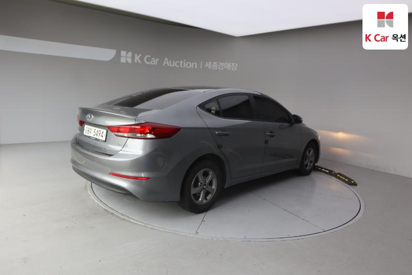 2018 - hyundai avante