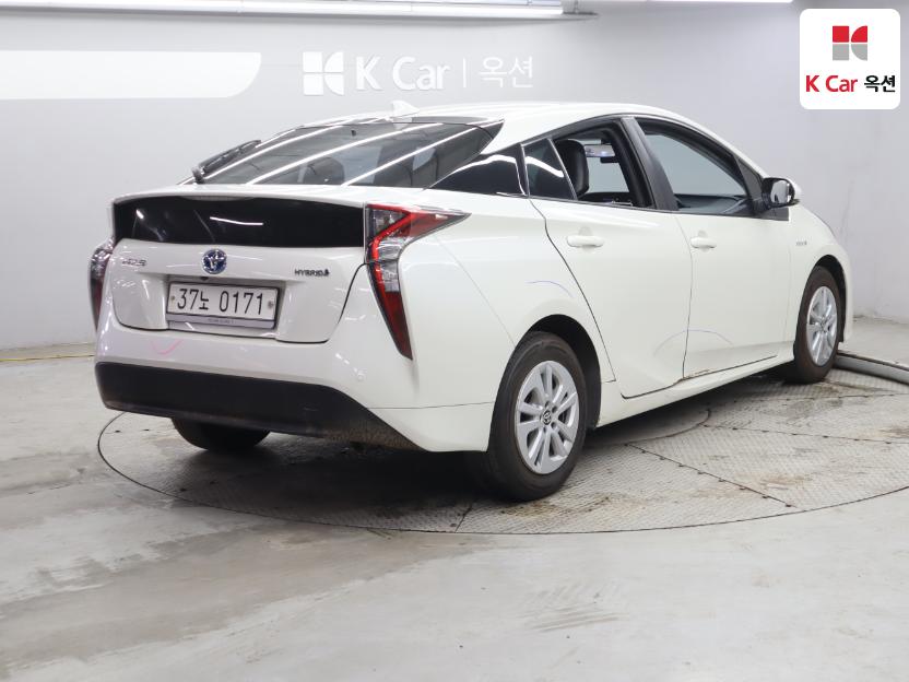 2017 - toyota prius