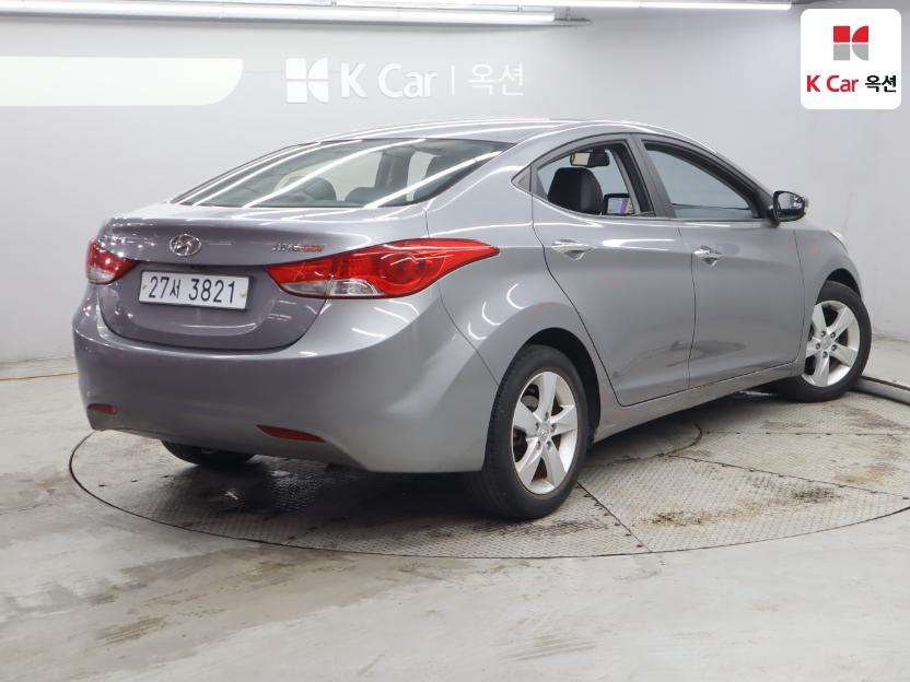 2011 - hyundai avante