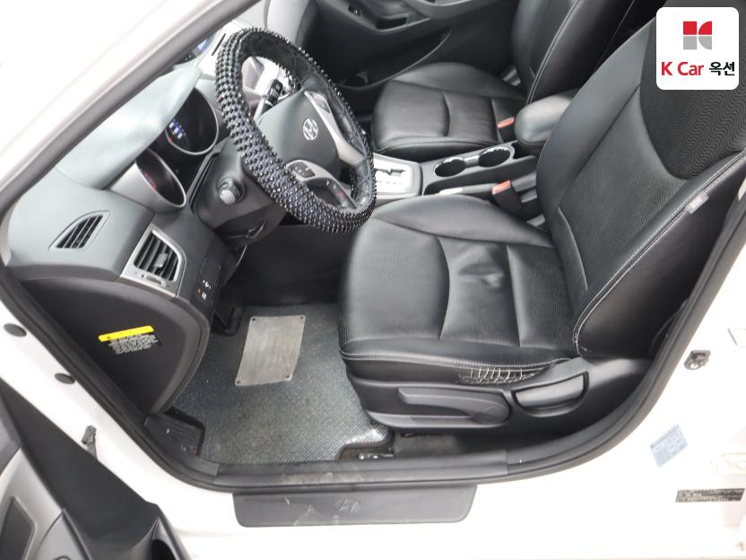2012 - hyundai avante