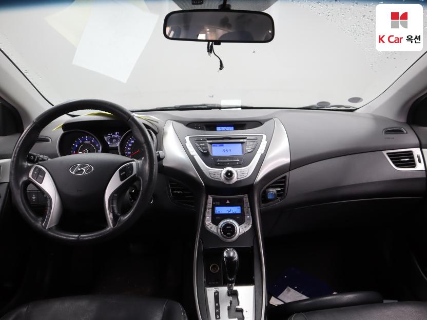 2012 - hyundai avante