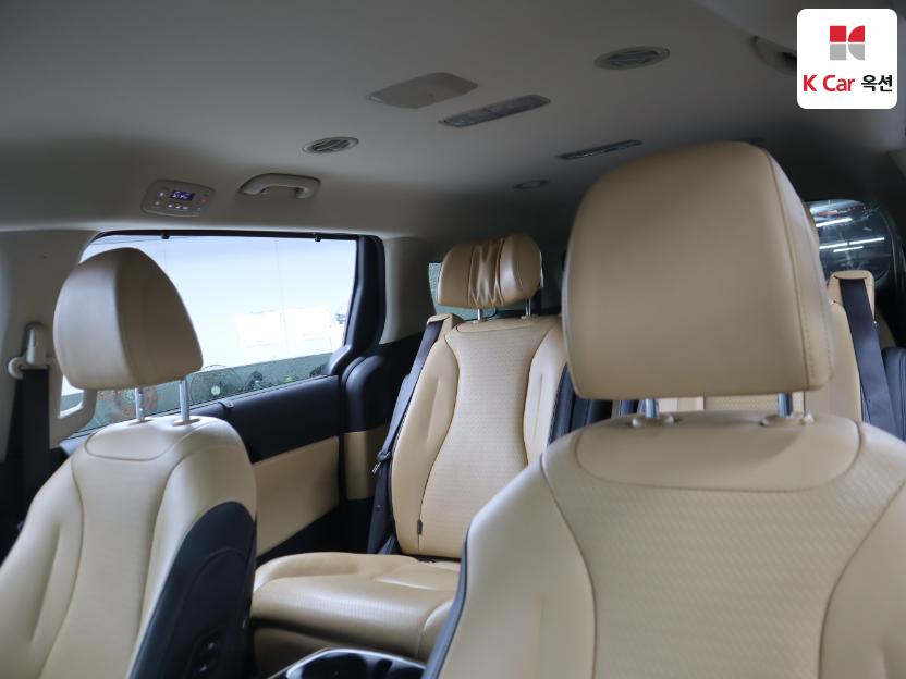 2022 - kia carnival