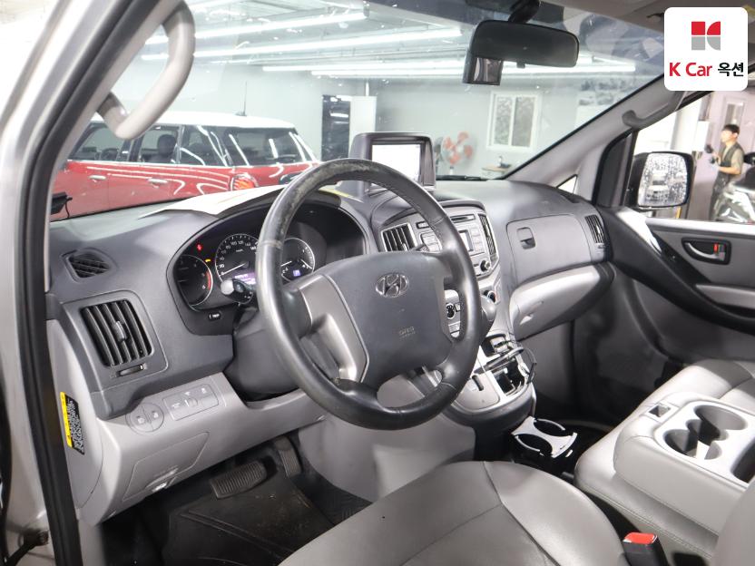 2021 - hyundai grand starex