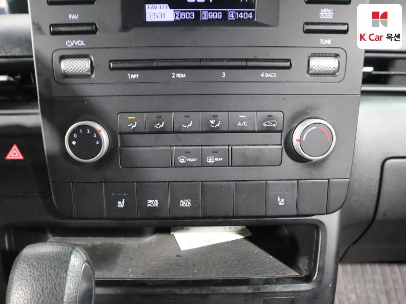2022 - hyundai staria
