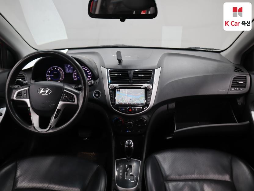 2012 - hyundai accent
