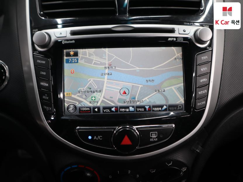 2012 - hyundai accent