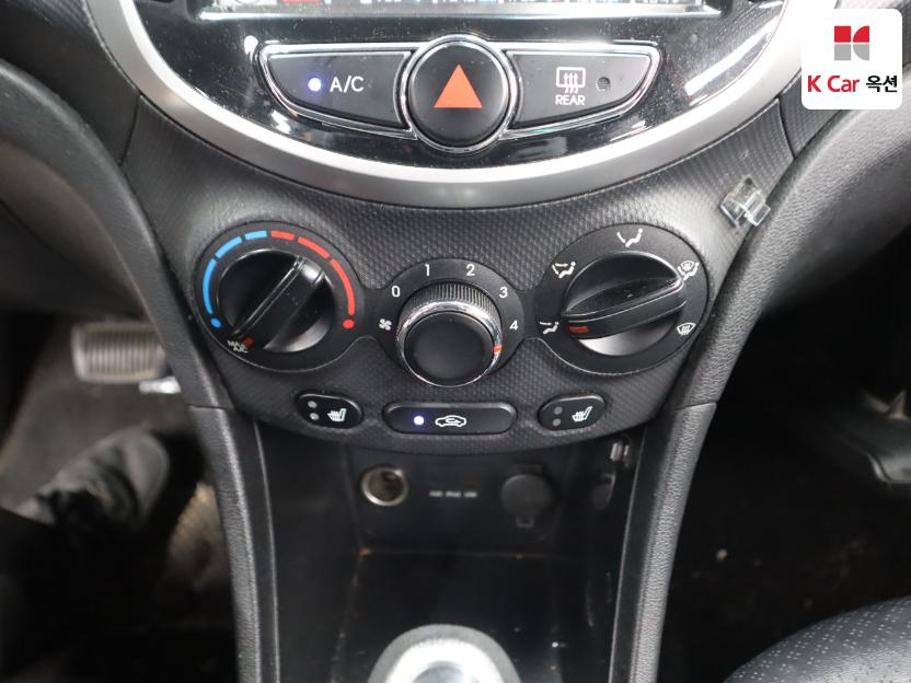 2012 - hyundai accent