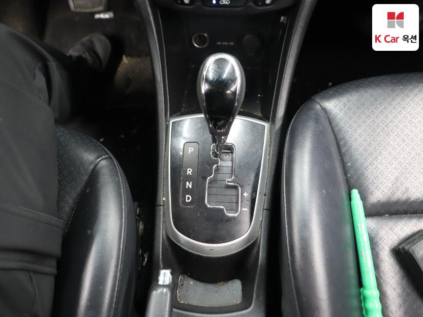 2012 - hyundai accent