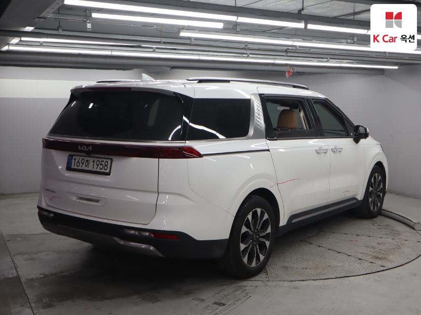 2022 - kia carnival