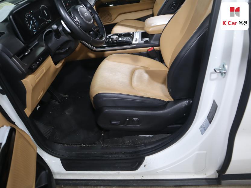 2022 - kia carnival