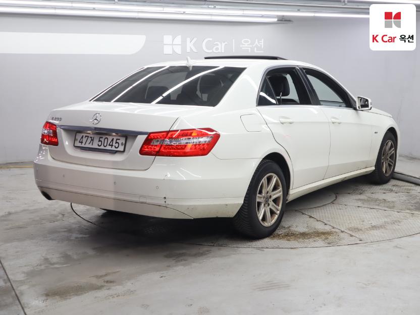 2012 - mercedes-benz e200