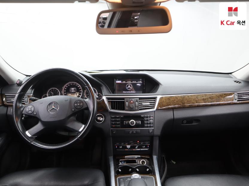 2012 - mercedes-benz e200