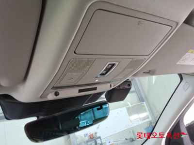 Land Rover Discovery 2022 — صورة 8