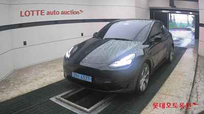 Tesla Model Y 2024