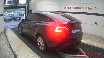 Tesla Model Y 2024 — صورة 2