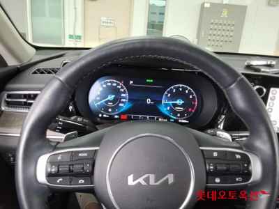 كيا K5 2023 — صورة 9