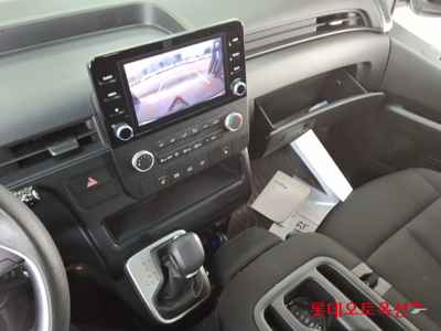 هيونداي Staria 2023 — صورة 6