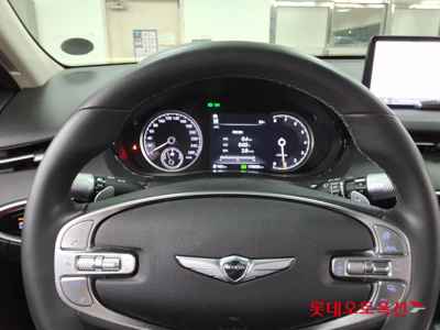 جينيسيس Gv70 2023 — صورة 10