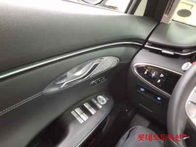 جينيسيس Gv70 2023 — صورة 9