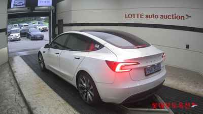 Tesla Model 3 2024 — صورة 2