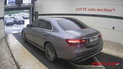 Mercedes-Benz E350 2022 — صورة 2