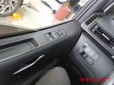 هيونداي Staria 2023 — صورة 9