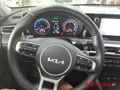 كيا K5 2023 — صورة 10