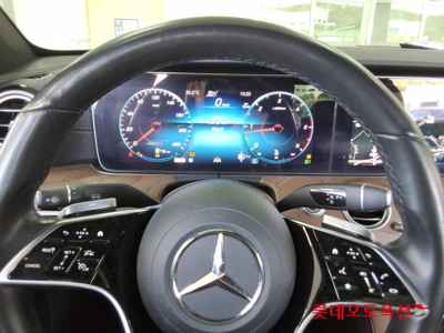 Mercedes-Benz E220 2022 — صورة 10