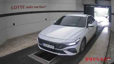 هيونداي أفانتي 2024