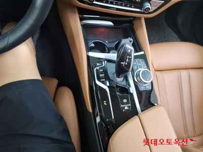 Bmw 520I 2022 — صورة 7