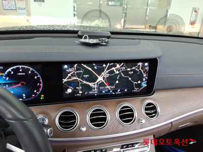 Mercedes-Benz E250 2022 — صورة 7
