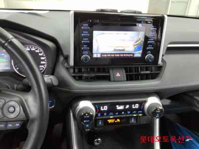 Toyota Rav4 2022 — صورة 7