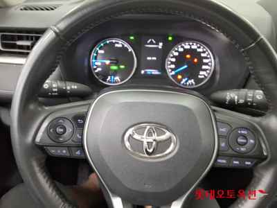 Toyota Rav4 2022 — صورة 9