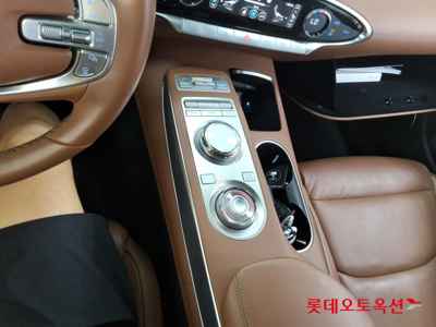 جينيسيس Gv70 2023 — صورة 6