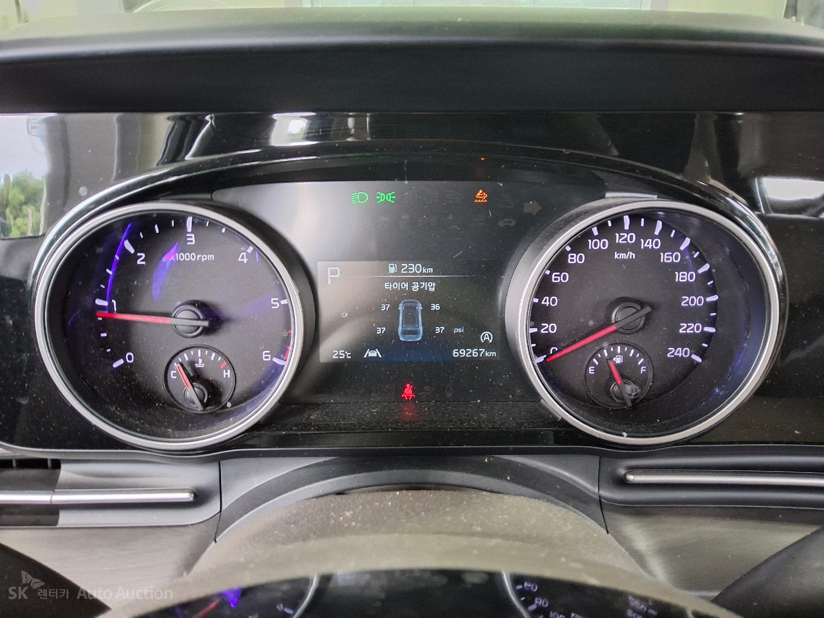 2021 - kia carnival