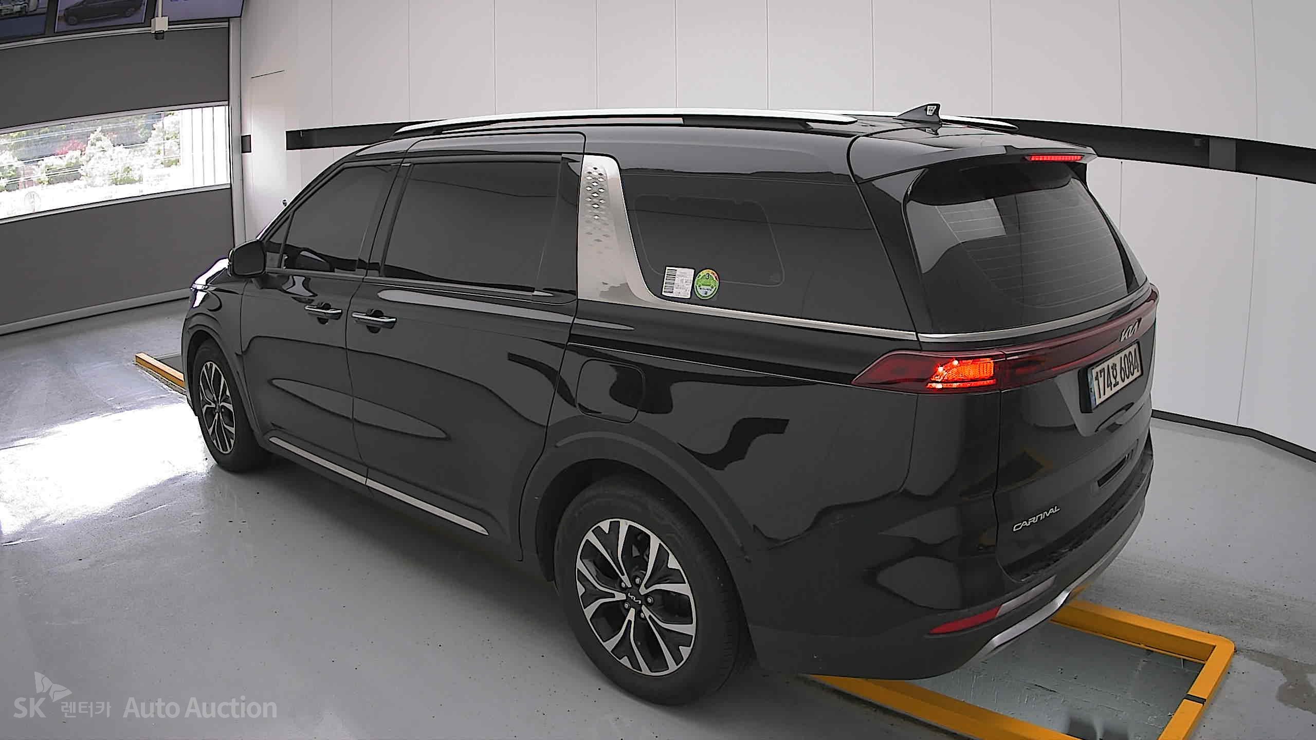 2023 - kia carnival