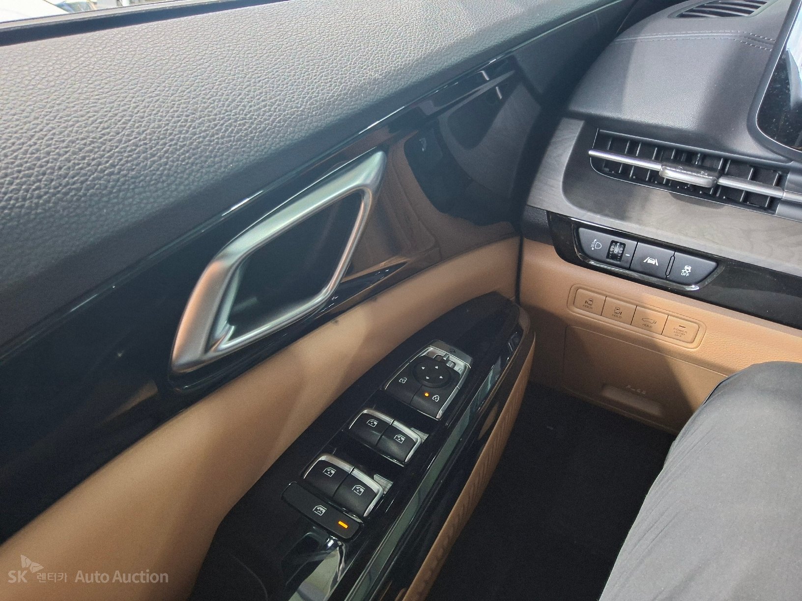 2023 - kia carnival
