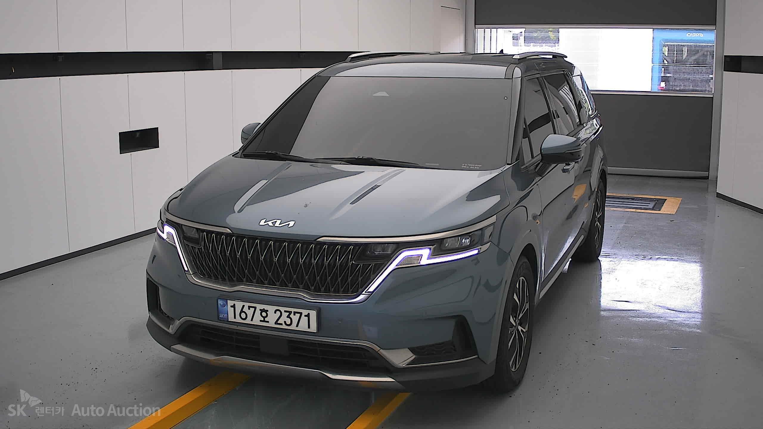 2023 - kia carnival