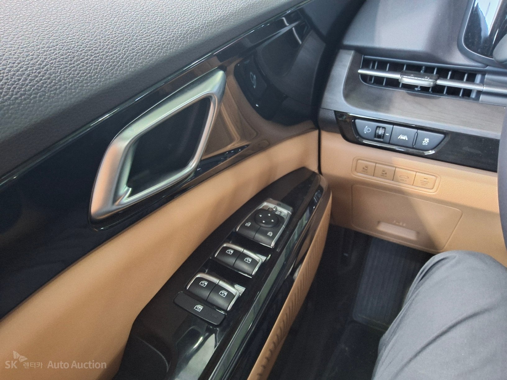 2023 - kia carnival