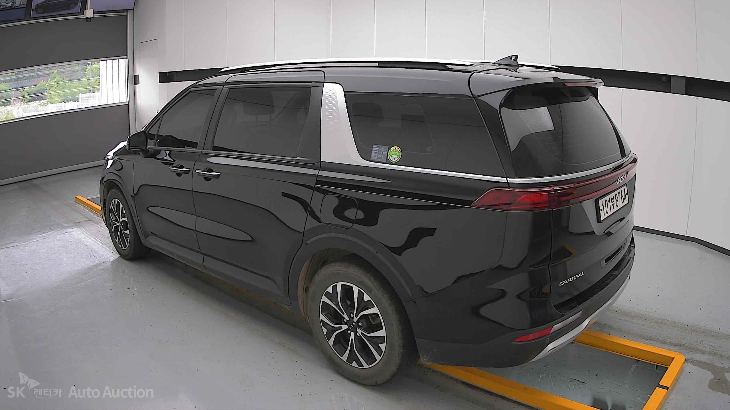 2023 - kia carnival