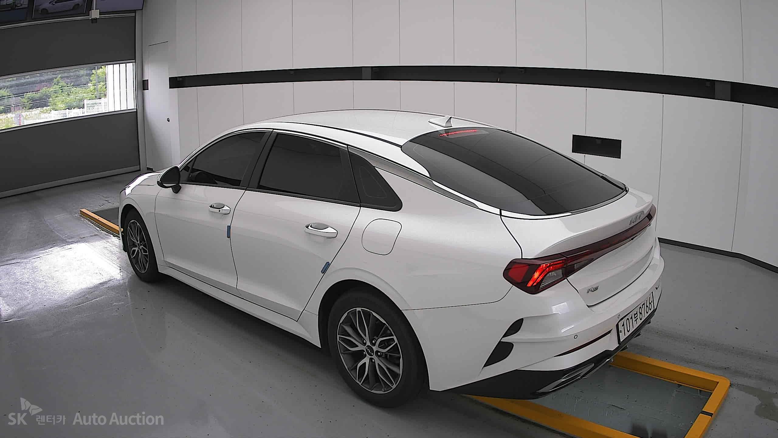 2022 - kia k5