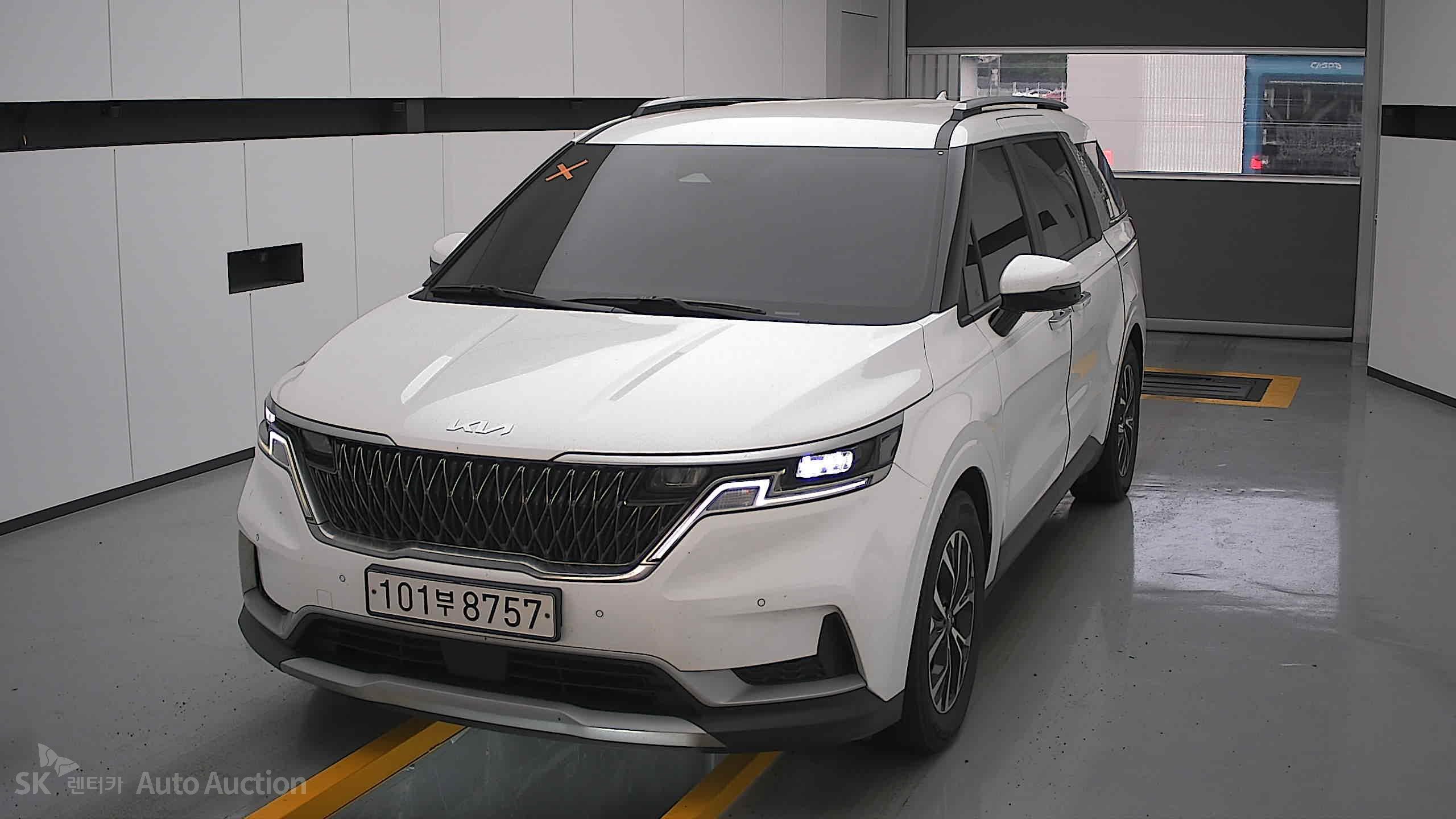 2023 - kia carnival