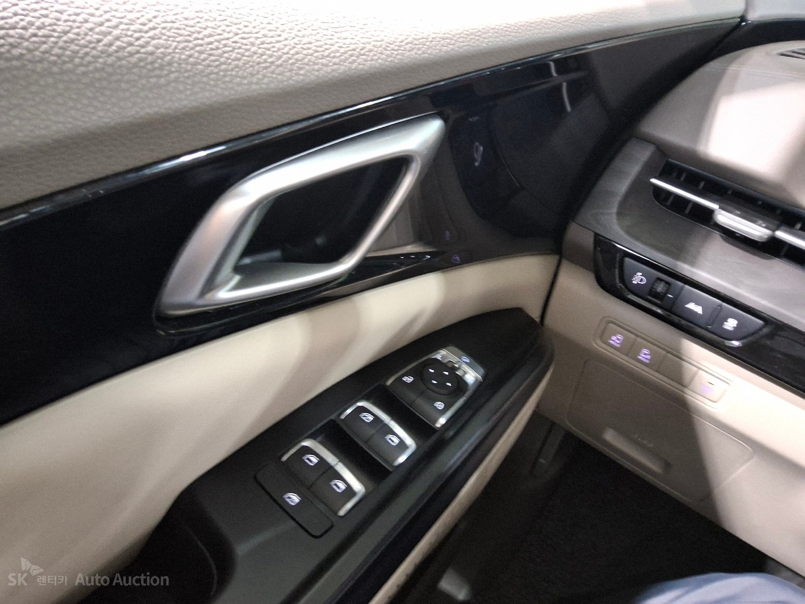 2023 - kia carnival
