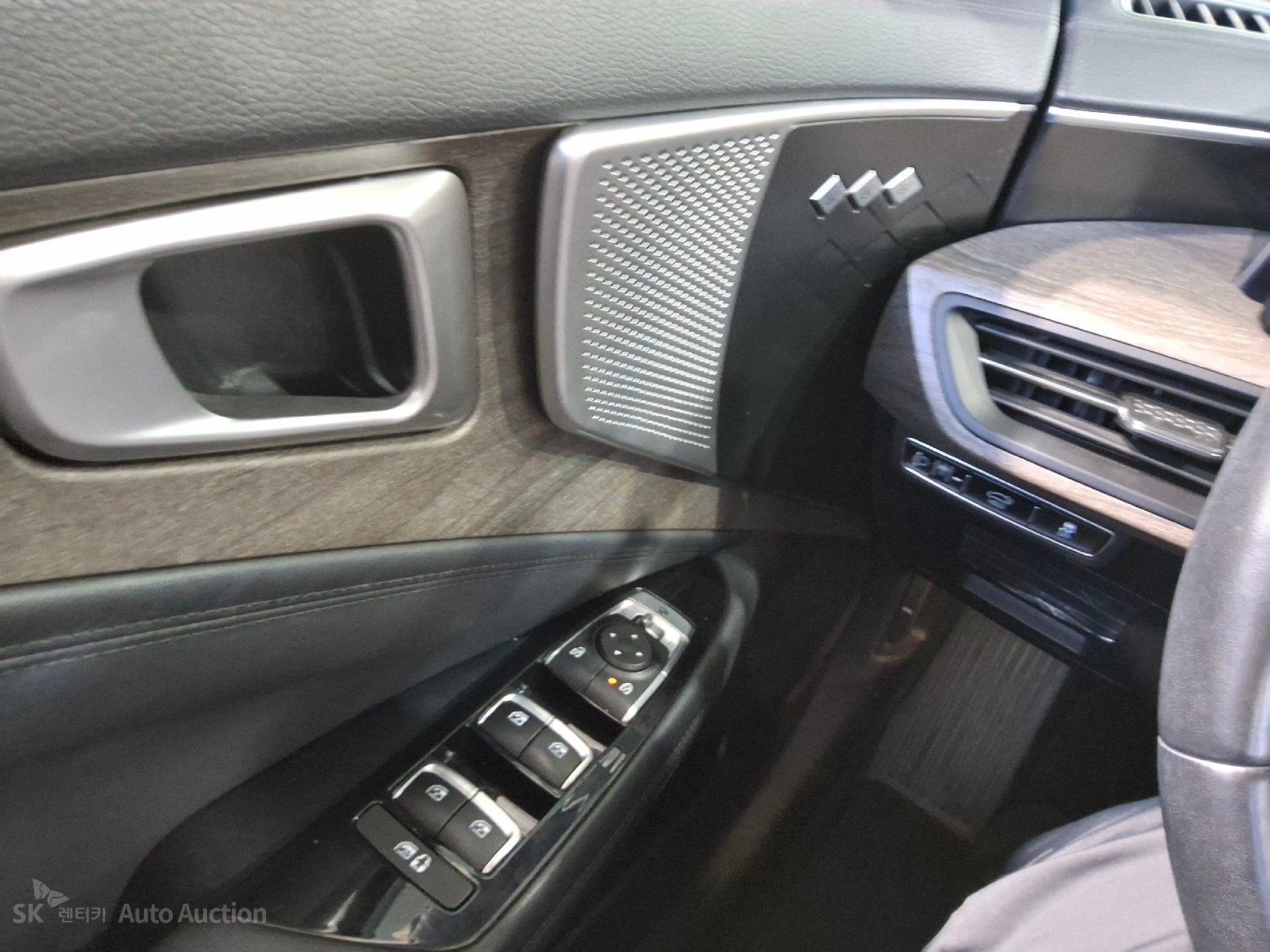2023 - kia k8