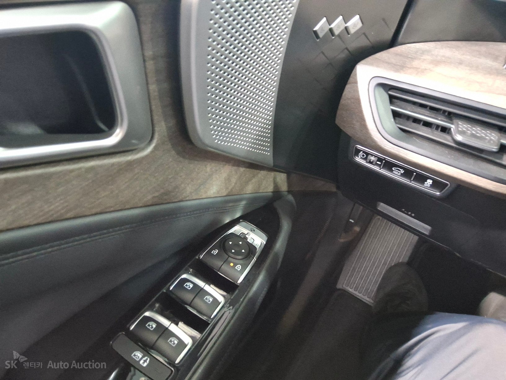 2023 - kia k8