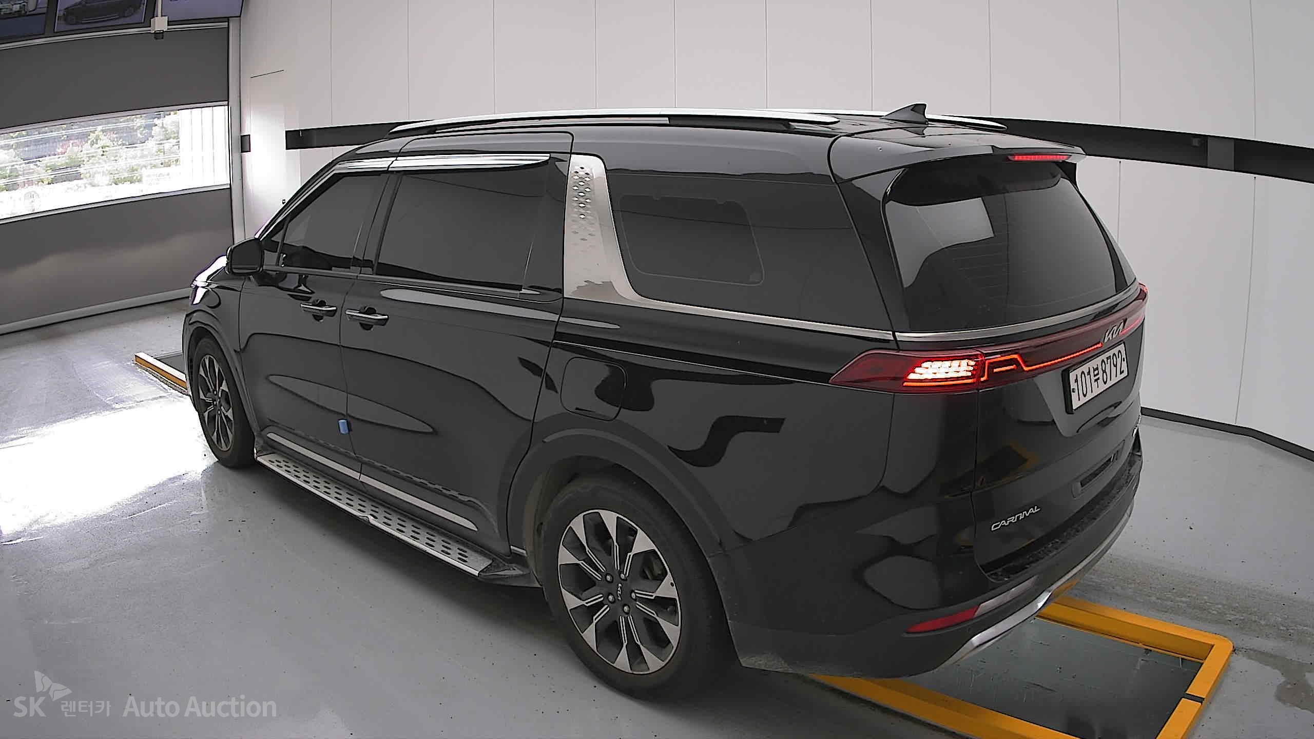 2023 - kia carnival
