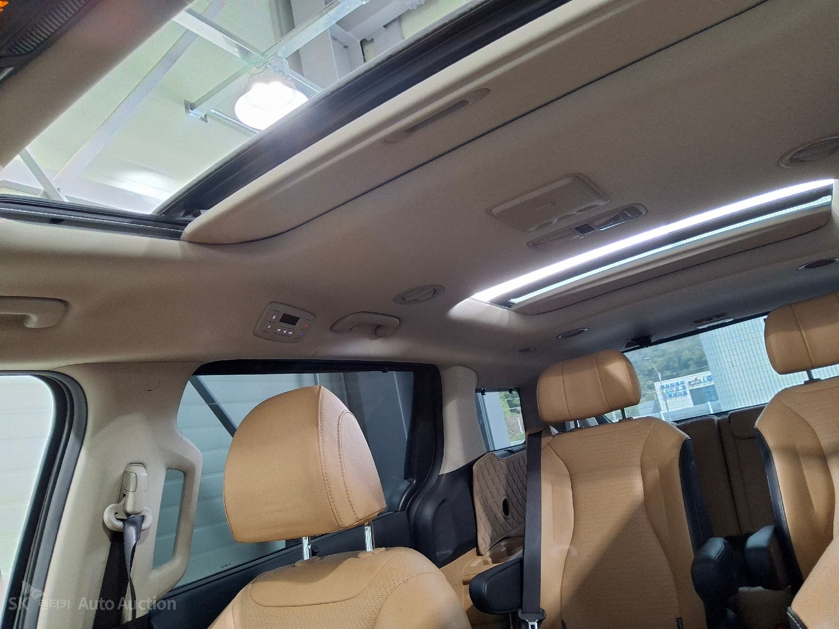 2023 - kia carnival