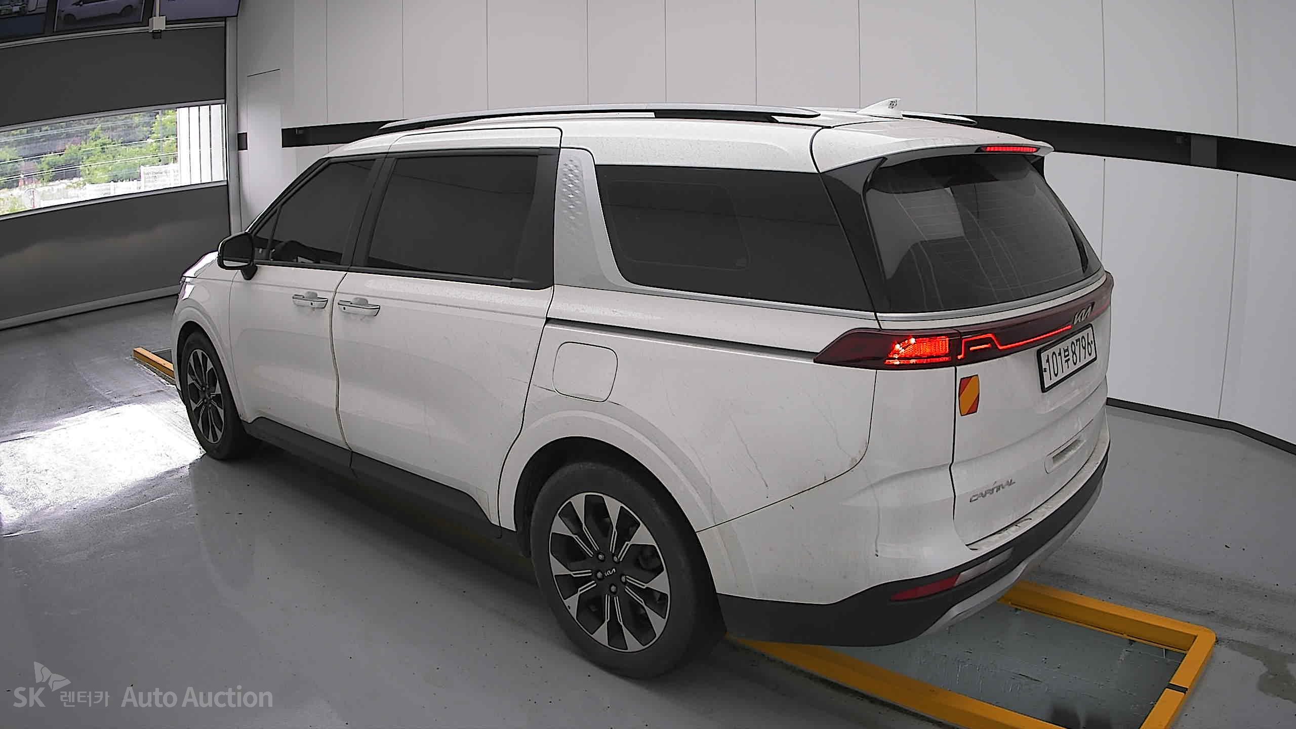 2023 - kia carnival