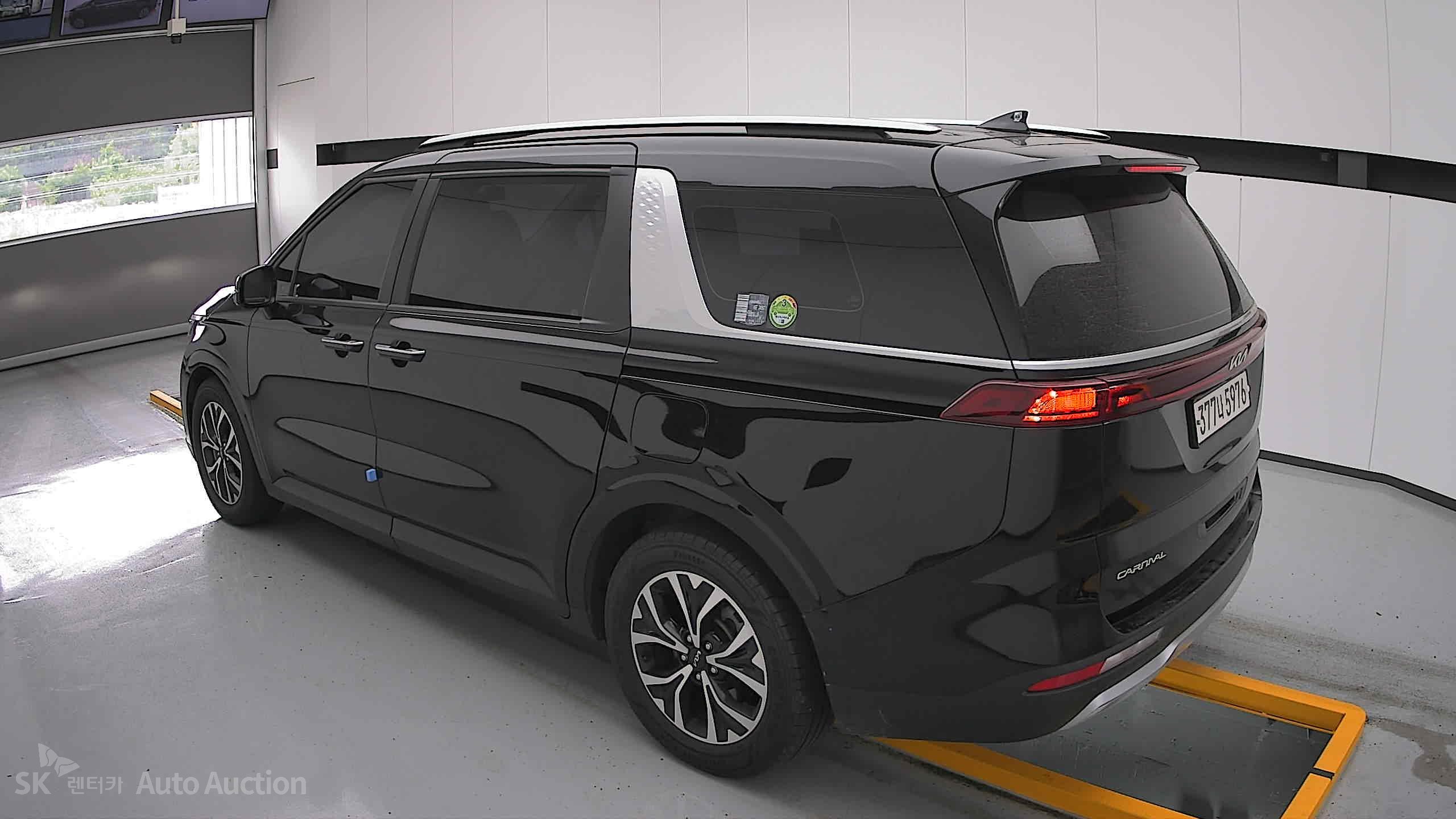 2023 - kia carnival
