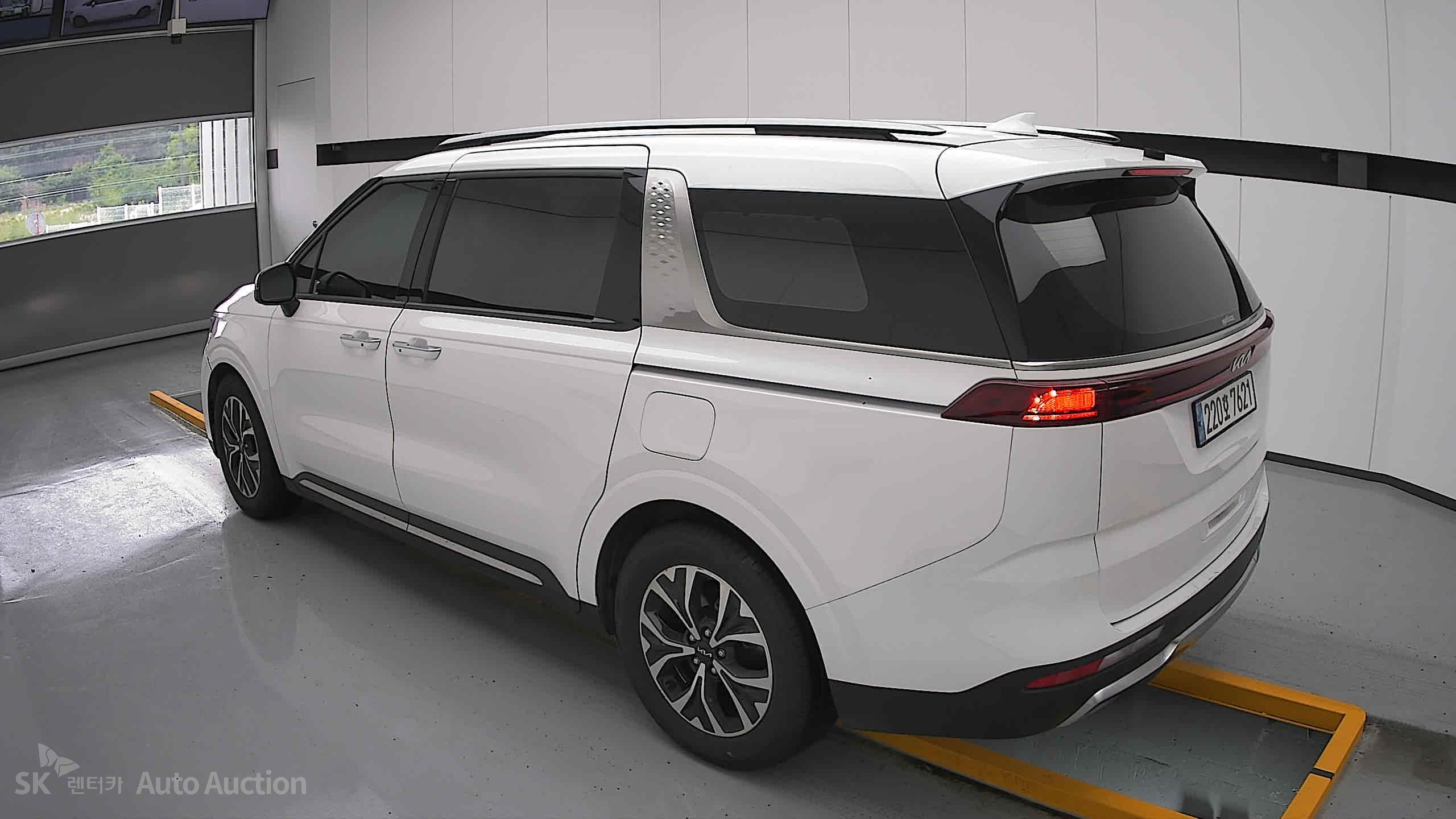 2023 - kia carnival